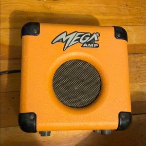 Mega Amp VL-10. Guitar amp for the youngin’s!